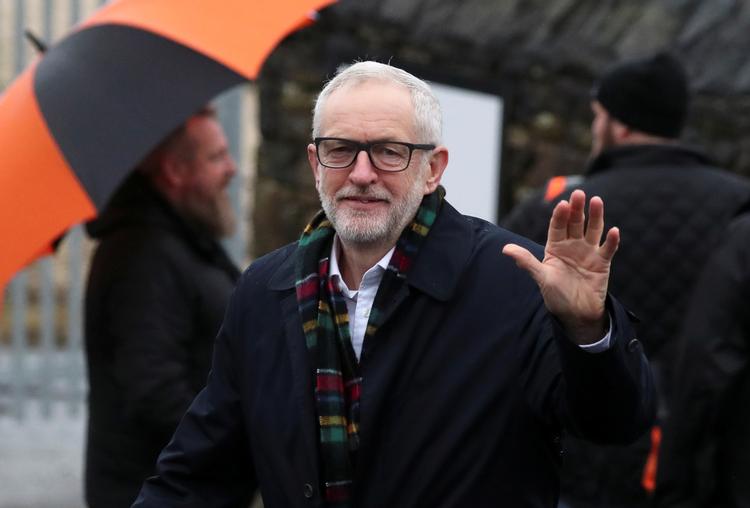 Lederen af det britiske arbejderparti Labour, Jeremy Corbyn, vil give de briterne et valg mellem at forblive i EU eller træde ud med den nye Brexit-aftale, som er på bordet men som endnu ikke er forhandlet på plads i Bruxelles. Foto: Scott Heppell/Ritzau Scanpix