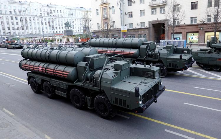 
  Rusland fremviser sine våben ved en parade. Her der et S-400-missiler.  Foto: Tatyana Makeyeva/Ritzau Scanpix
