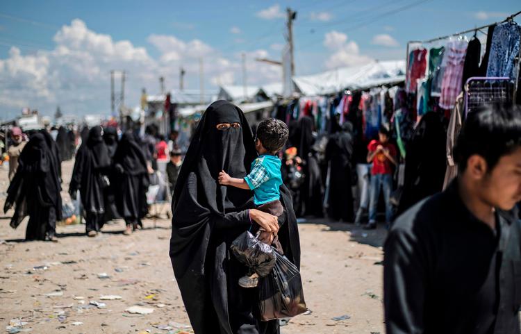 I al-Hol-lejren i det nordlige Syrien sidder omkring 70.000 mennesker. Nogle er civile. Nogle er hustruer til IS-terrorister og deres børn. Omkring 10.000 er fra andre lande end Syrien.  Foto: Delil Souleiman/Ritzau Scanpix