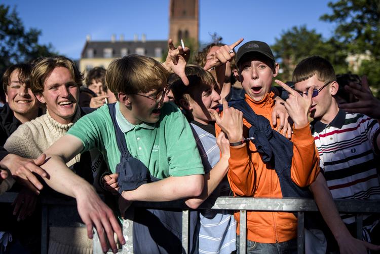 Hvis de ikke klatter pengene væk på store biler, vil de unge få  få mere råderum til enten at få en økonomisk federe pensionstilværelse eller mulighed for at trække sig tidligere tilbage end deres formelle pensionsalder, lyder det fra PFA. 
   Foto: Anders Rye Skjoldjensen (arkiv)/POLFOTO