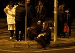 Indbyggere i Tirana har samlet sig udenfor, efter hovedstaden blev ramt af et voldsomt jordskælv. Mindst en person er meldt dræbt.  Foto: Gent Shkullaku/Ritzau Scanpix