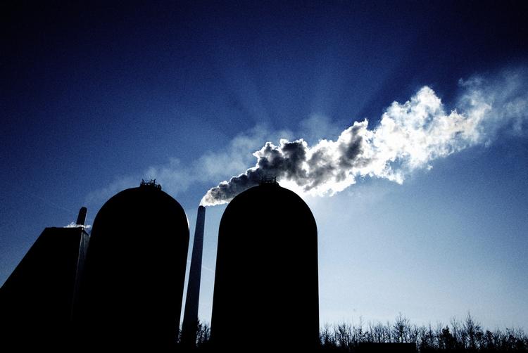 Det er muligt for virksomheder at handle med CO2-kvoter inden for EU. I mange år har prisen været meget lav, fordi udbuddet af kvoter har været stort. Det har bevirket, at systemet ikke har haft den ønskede effekt. Foto: Jan Grarup/POLFOTO