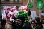 I flere omgange har borgere været på gaden for at demonstrere for en ny klimalov. Her er det under C40-klimatopmødet i København. Foto: Finn Frandsen/POLFOTO