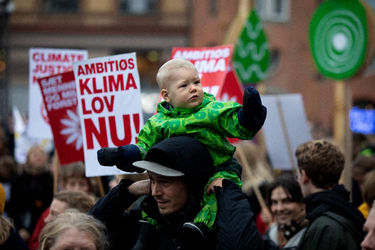 I flere omgange har borgere været på gaden for at demonstrere for en ny klimalov. Her er det under C40-klimatopmødet i København. Foto: Finn Frandsen/POLFOTO