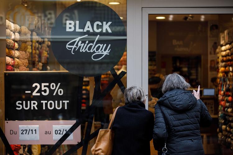 25 procent på alt i butikken her i Caen i det nordvestlige Frankrig.  Foto: Sameer Al-doumy/Ritzau Scanpix