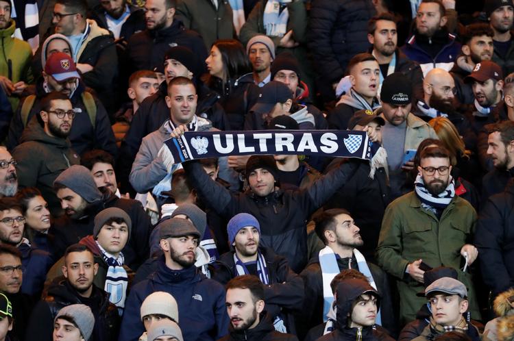 Lazio-fans er berygtet for racisme, og klubben har et stort antal sager bag sig i Det Eururopæiske Fodboldforbund, Uefa.
   Foto: Russell Cheyne/Ritzau Scanpix