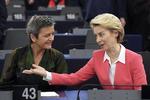 Margrethe Vestager sammen med formanden for EU-Kommissionen, Ursula von der Leyen. Billedet af parret er ikke fra september, men blev taget i onsdags.  Foto: Frederick Florin/Ritzau Scanpix