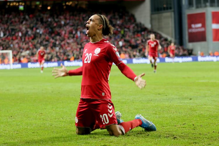   Yussuf Poulsen blev matchvinder i kampen mod Schweiz og sendte dermed Danmark et godt stykke på vej mod EM 2020.  Foto: Jens Dresling/POLFOTO