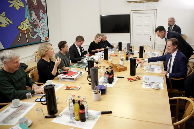 
   Forhandlingerne om næste års finanslov er i den afgørende fase. Her er vi med ved et tidligere forhandlingsmøde. Foto: Jens Dresling/POLFOTO