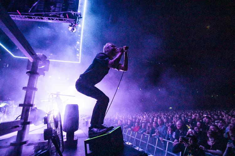 I fredags gav The National koncert i Royal Arena i København. Næste sommer kan forsanger Matt Berninger og resten af det amerikanske band opleves på Heartland.  Foto: Per Lange/Per Lange