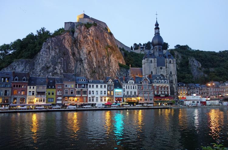 Dinant er allersmukkest set fra vestsiden af Meuse-floden Foto: Jens Henrik Nybo
