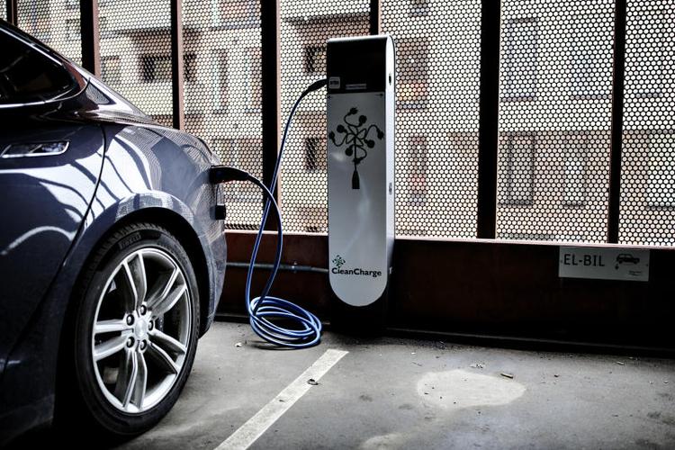 Planlagte afgiftsstigninger på elbiler kommer ikke i 2020, som der ellers var lagt op til. 