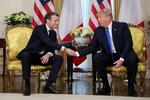 Donald Trump og Emmanuel Macron under deres møde i London.  Foto: Ludovic Marin/Ritzau Scanpix
