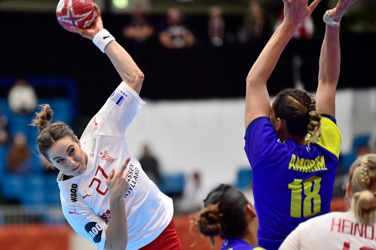 Louise Burgaard scorede flere mål og  tog et stort ansvar i det sidste kvarter sammen med Stine Jørgensen.  Foto: Bo Amstrup/Ritzau Scanpix