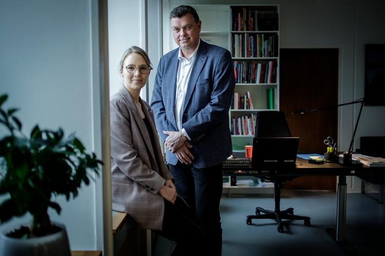 Miljøminister Lea Wermelin og fødevareminister Mogens Jensen deles om et ministerium, der er vigtigt for den grønne omstilling.
    
   Foto: Mads Nissen/POLFOTO