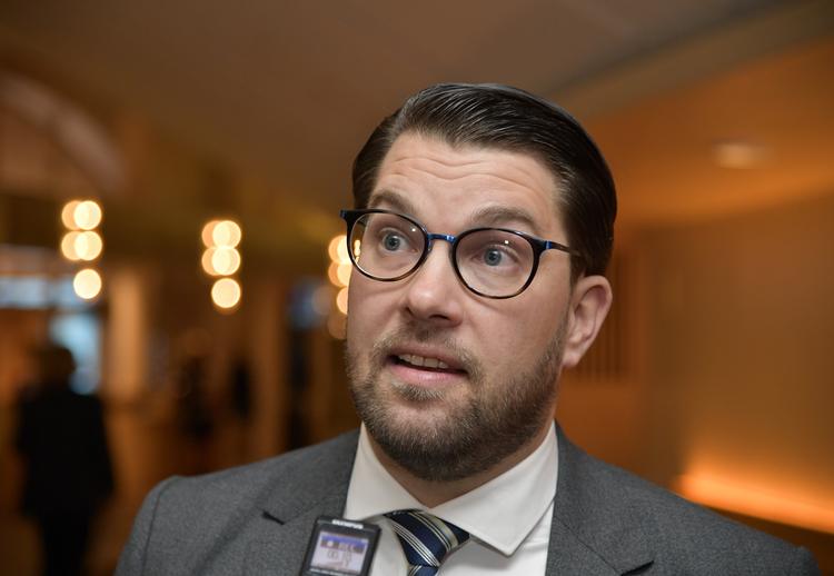 Lederen af det højrenationale parti Sverigedemokraterna, Jimmie Åkesson (billedet), var til møde hos lederen af Moderaterna, Ulf Kristersson. Hidtil har det højrenationale parti været frosset ude blandt de andre svenske partier.  Foto: 10040 Anders Wiklund/tt/Ritzau Scanpix