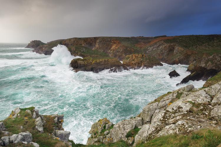 Spidsen af Bretagne, Pointe du Raz, er et af de mest dramatiske steder i Frankrig. Foto: Emmanuel Berthier