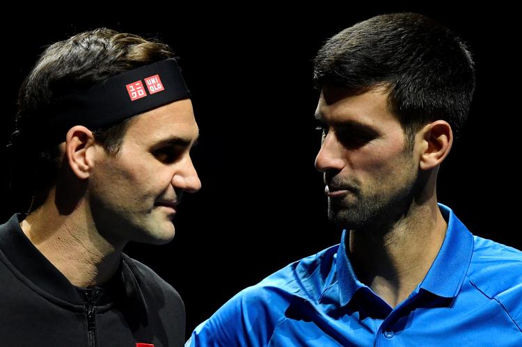 Roger Federer og Novak Djokovic har aldrig været perlevenner, og uden for banen er der nu også opstået en situation, som de er uenige om. 
   Foto: Toby Melville/Ritzau Scanpix