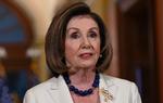Nancy Pelosi, formand for Repræsentanternes Hus, melder torsdag ud, at Demokraterne går videre med rigsretsproces mod Trump.  Foto: Erin Scott/Ritzau Scanpix