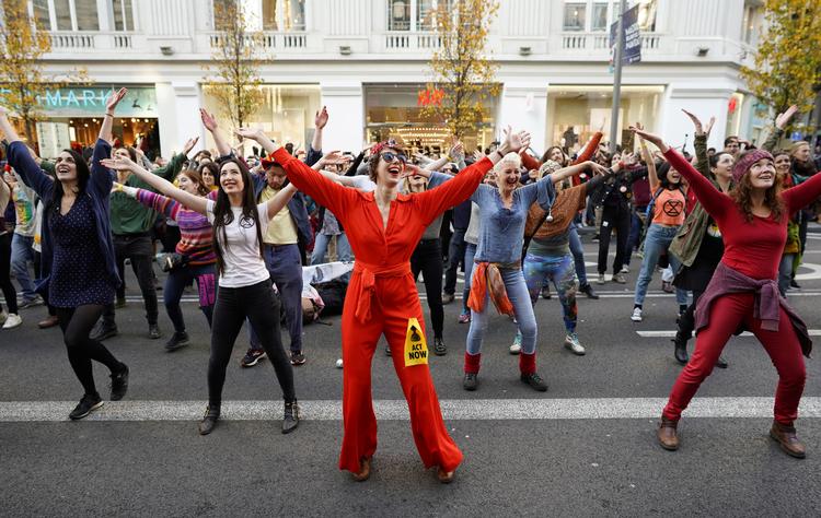 Aktivister fra Extinction Rebellion er på gaden i dag i Madrid i forbindelse med COP25-klimaforhandlingerne. Foto: Juan Medina/Ritzau Scanpix