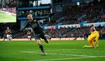 
Med sine mål til 1-0 og 4-1 mod Aston Villa er Jamie Vardy på 16 mål i sine 16 kampe i Premier League. Foto: Eddie Keogh/Ritzau Scanpix