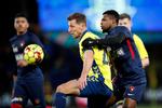 Endnu en gang scorede Kamil Wilczek i en kamp som Brøndby tabte, blandt andet forbi Awer Mabil (th.) scorede for FC Midtjylland. Foto: Jens Dresling