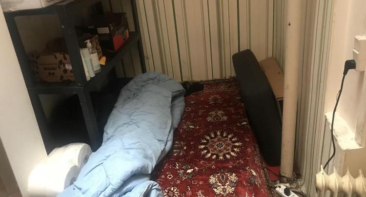 En kineser arbejdede ifølge Fagbladet 3F på Bao & Bar på Nørrebro i København, hvor han i 180 dage boede på et smalt lagerrum på fire kvadratmeter med en madras på gulvet.  Foto: Huashan Hong, Fagbladet 3F