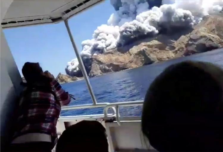 Alle tilbageværende på vulkanøen White Island formodes omkommet under udbrud, oplyser newzealandsk politi. Foto: @allessandrokauffmann/Ritzau Scanpix