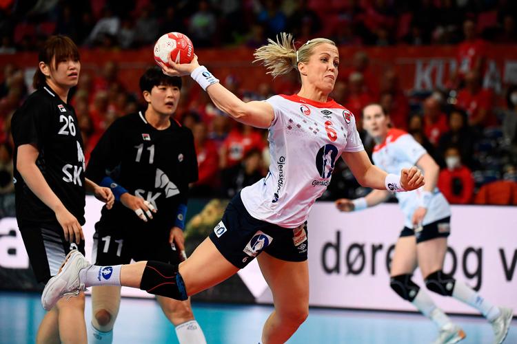 Heidi Løke og Norge vandt med 11 mål over Sydkorea i kampen, der definitivt punkterede de danske muligheder for at nå en VM-semifinale. Foto: Charly Triballeau/Ritzau Scanpix
