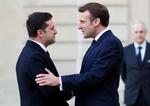 Emmanuel Macron modtager Ukraines præsident, Volodymyr Zelenskyj. 
   Foto: Ian Langsdon/Ritzau Scanpix