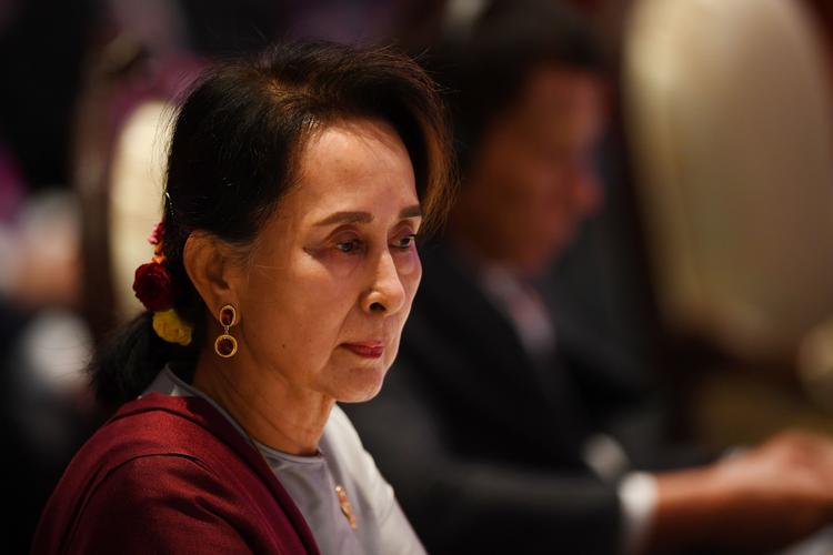 Aung San Suu Kyi skal   tirsdag forsvare sit land mod anklager om folkedrab ved Den Internationale Domstol i Haag i Holland. Foto: Manan Vatsyayana/Ritzau Scanpix