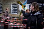 Stemningen var høj på Filmskolen, da Vinca Wiedemann efter en uges elevblokade trak sig som rektor for skolen. Foto: Mads Nissen/POLFOTO