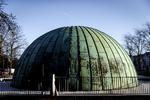 
Arne Jacobsens karakteristiske scenebygning, der her ses bagfra, er renoveret.
   Foto: Mads Nissen/POLFOTO