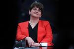 Lederen af det nordirske parti DUP, Arlene Foster, havde en skidt aften. Hendes højre hånd, Nigel Dodds, tabte sit sæde til rivalerne fra Sinn Fein. Foto: Paul Faith/Ritzau Scanpix