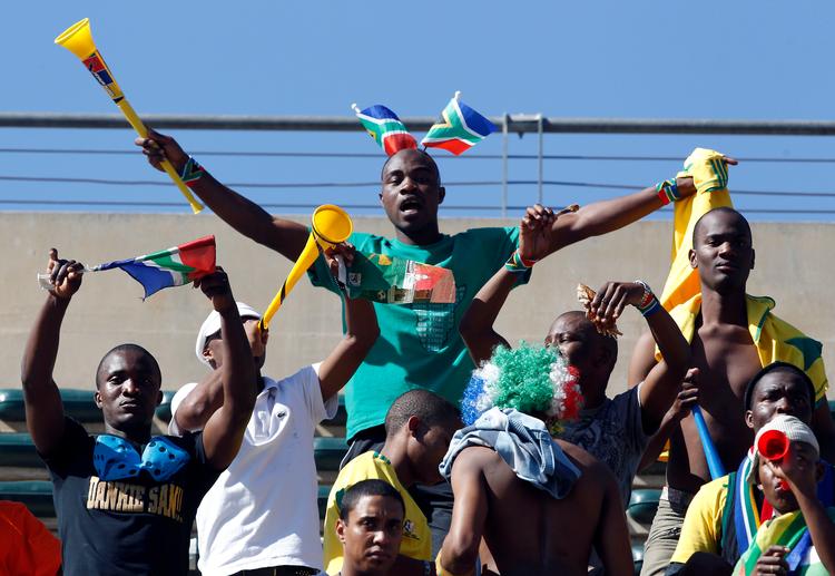 Vuvuzelaen blev flittigt brugt under VM i fodbold i 2010 i Sydafrika. Så flittigt, at det højlydte instrument blev årets ord.    Foto: Lars Poulsen/POLFOTO