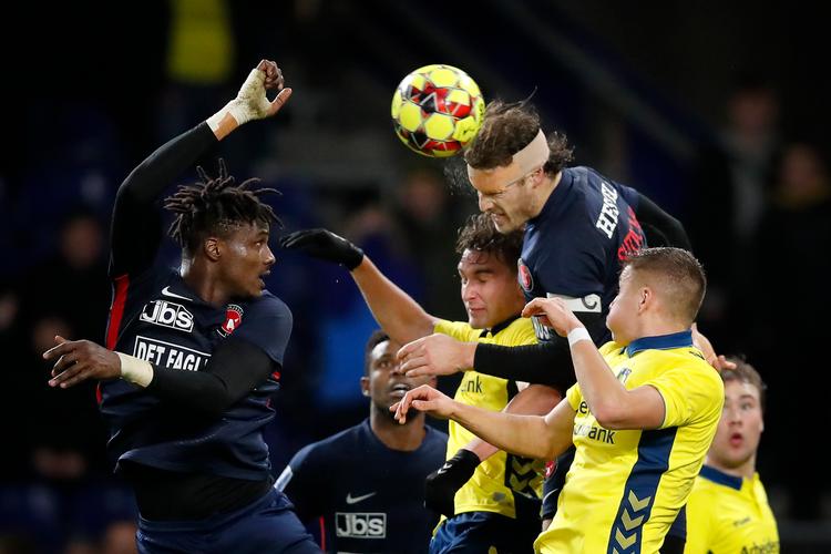 Erik Sviatchenko har dette efterår gjort sig bemærket som en af Superligaens mest betydningsfulde spillere. 
   Foto: Jens Dresling/POLFOTO