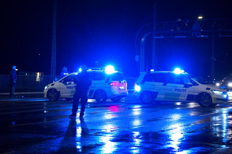 
    Politiaktion på Langebro i København
   Foto: Thomas Borberg/POLFOTO