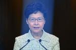Hongkongs leder Carrie Lam er på statsbesøg hos Kinas ledere mandag, hvor hun fortsat får deres opbakning. Foto: Mohd Rasfan/Ritzau Scanpix