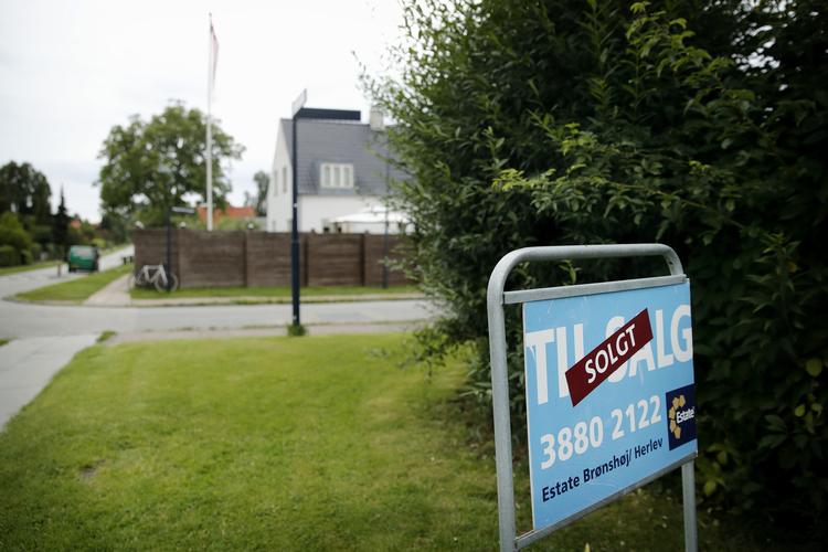 Huspriserne ventes at stige lidt mindre end tidligere antaget i år og næste år, lyder det fra regeringen. Foto: Jens Dresling/POLFOTO