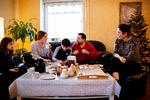 Hos min far, Qerim Kuci, der er muslim,  er der masser af plas til julehygge, æbleskiver og pebernødder.  Foto: Finn Frandsen/POLFOTO
