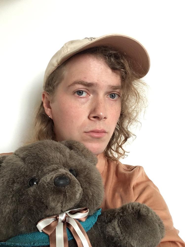 De korte tekster i Gry Stokkedahl Dalgas' bog er ærlige og hudløse ytringer, som genremæssigt befinder sig et sted mellem digte, dagbogsoptegnelser og essayistiske tilløb. Foto: Gry Stokkeldahl Dalgas