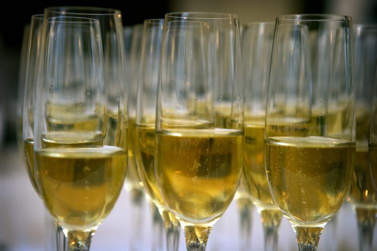 
Vin med bobler er lidt ekstra festlig, og cava er et godt bud på en ikke alt for kostbar mousserende vin.   
   Arkivfoto Jens Dresling