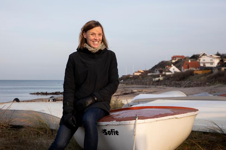 Cristine Storm Lassen, OL-guldvinder og Årets Fund-jubilar - som hun tager sig ud i dag. Fotograferet der, hvor hun befinder sig bedst, nemlig ved havet. Foto: Finn Frandsen/POLFOTO