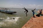 Vestafrikanske Gambia er et af de lande, hvor 17 procent af arbejdstagerne er afhængige af turister, som i alt står for en femtedel af bruttonationalproduktet. Foto: Zohra Bensemra/Ritzau Scanpix