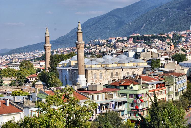 Der er muligvis ikke så mange turister i Tyrkiet, der finder frem til Bursa. Men byen har rigeligt at byde på, selv om den er lillesøster til Istanbul.  Foto: Haluk Comertel/Wikimedia