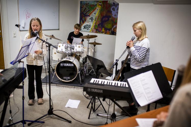 Regeringens mål om at give alle børn adgang til musikskole er blevet rost for at være konkret. Her er det elever fra Roskilde Musiske Skole. Foto: Jens Hartmann Schmidt