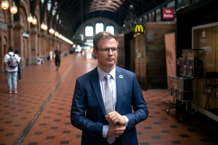 Transportminister Benny Engelbrechts vil ikke udtale sig om Passagerpulsens skæbne. Hans embedsfolk har i et notat til ministeren og forligskredsen problematiseret, at passagerernes uafhængige vagthund er for kritisk og negativ.  Foto: Mikkel Hørlyck/POLFOTO