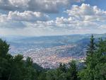 Udsigten ned mod Sarajevo fra toppen af Trebevićbjerget er formidabel. Foto: Sune Højrup Bencke