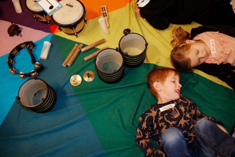 I Haderslev har musikskolen haft held med et projekt, der har bragt musikskoleundervisning ud til daginstitutionerne og folkeskolerne. Foto: Martin Lehmann/POLFOTO