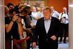 Lars Løkke Rasmussen mødte pressen knap tre uger før, han gik af som formand, hvor journalisterne måtte vente forgæves på ham.
   Foto: Jens Dresling/POLFOTO